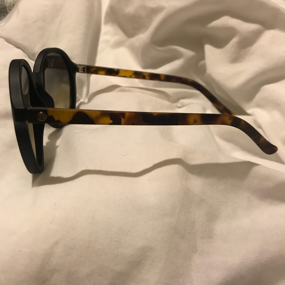 Electric Riot Sunglasses - Picture 4 of 7